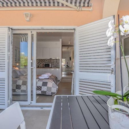 Villa Magena - Luxury Apartments In Pag Center Pag Town Bagian luar foto