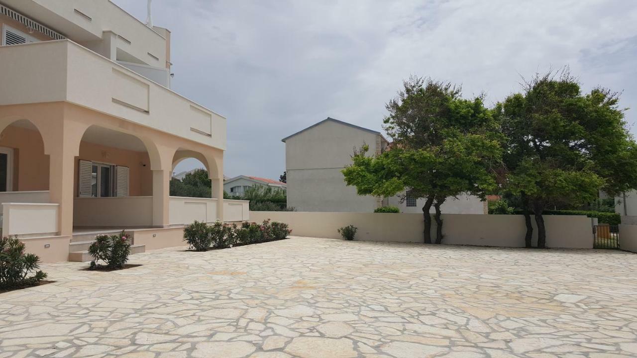 Villa Magena - Luxury Apartments In Pag Center Pag Town Bagian luar foto