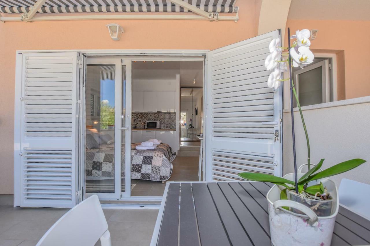 Villa Magena - Luxury Apartments In Pag Center Pag Town Bagian luar foto
