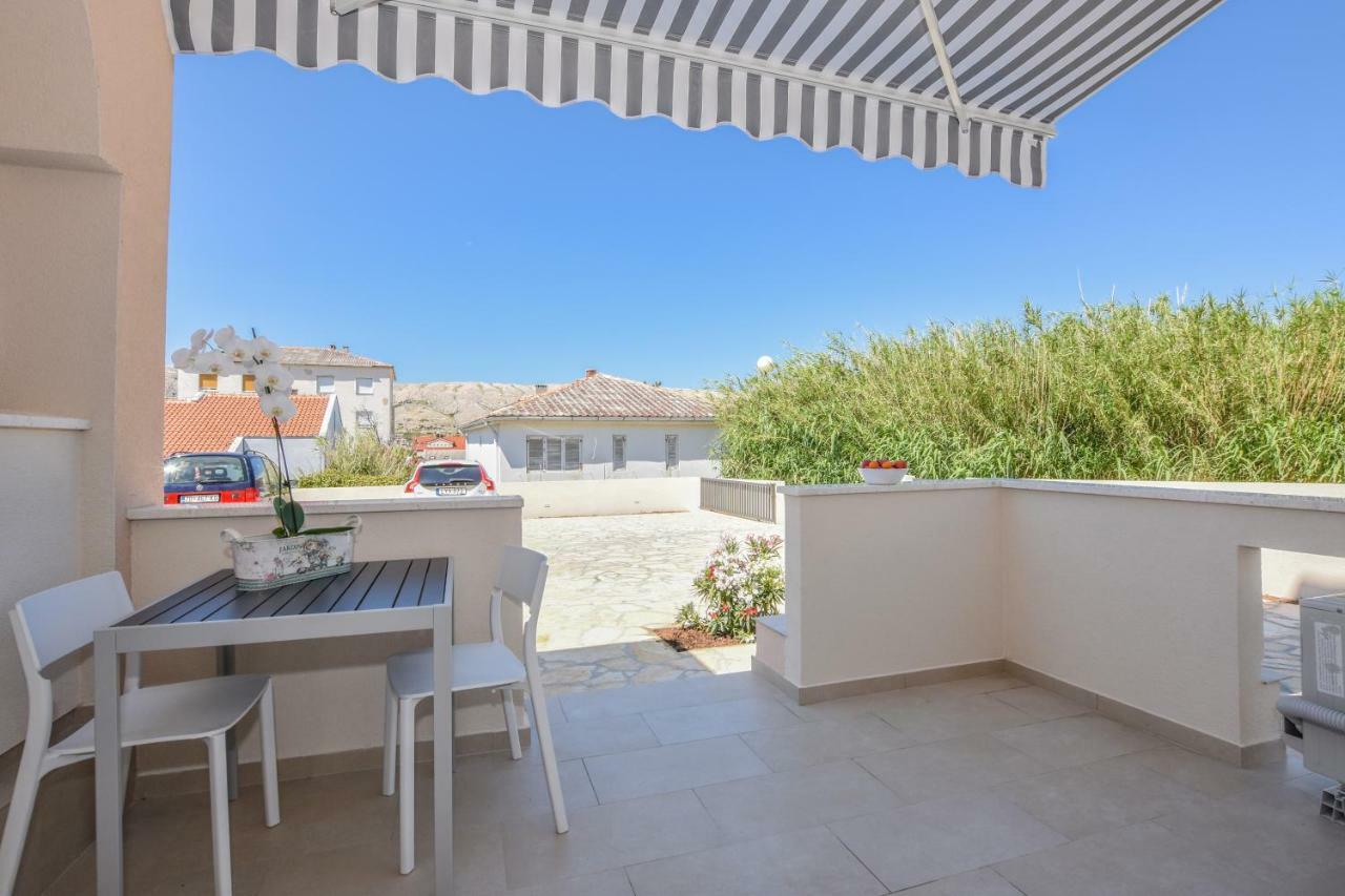 Villa Magena - Luxury Apartments In Pag Center Pag Town Bagian luar foto