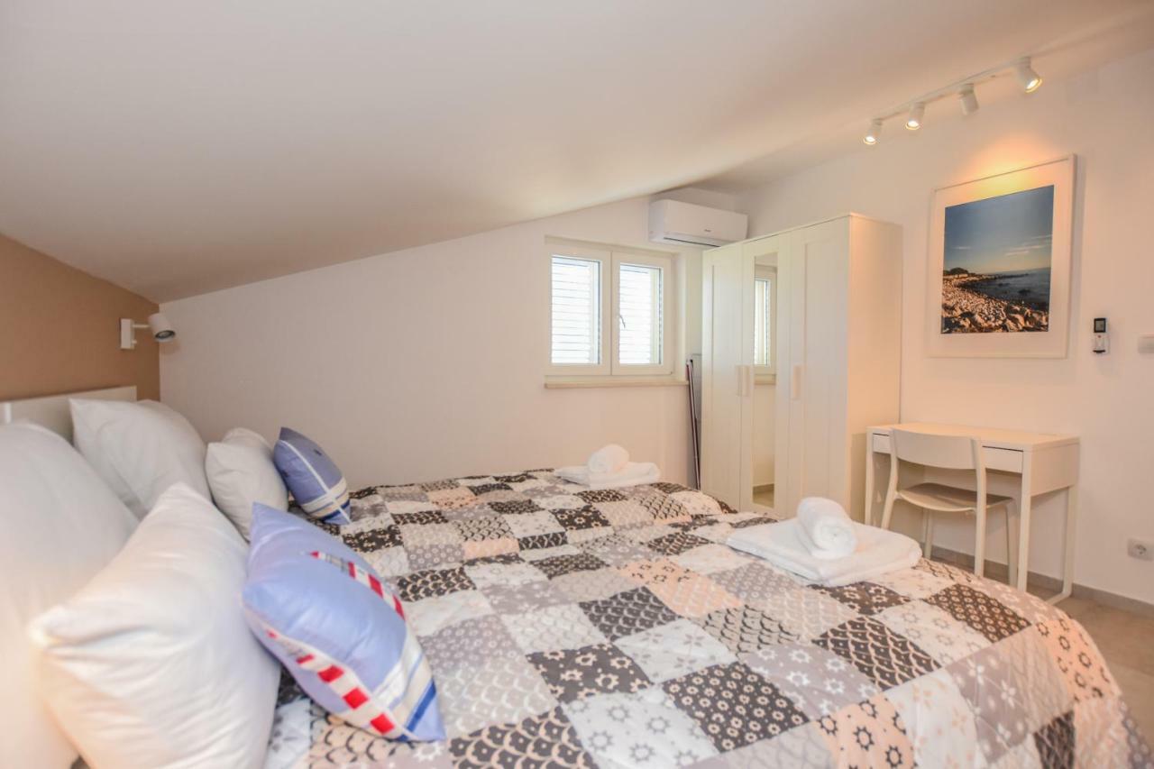 Villa Magena - Luxury Apartments In Pag Center Pag Town Bagian luar foto
