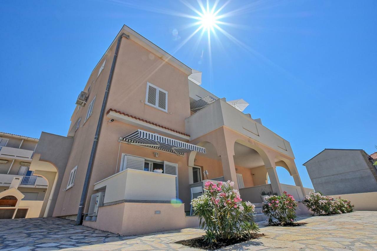 Villa Magena - Luxury Apartments In Pag Center Pag Town Bagian luar foto