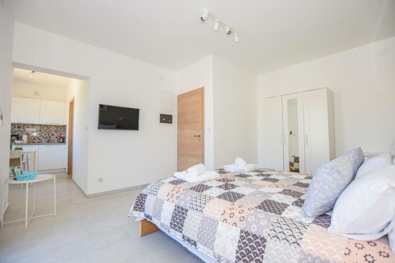 Villa Magena - Luxury Apartments In Pag Center Pag Town Bagian luar foto