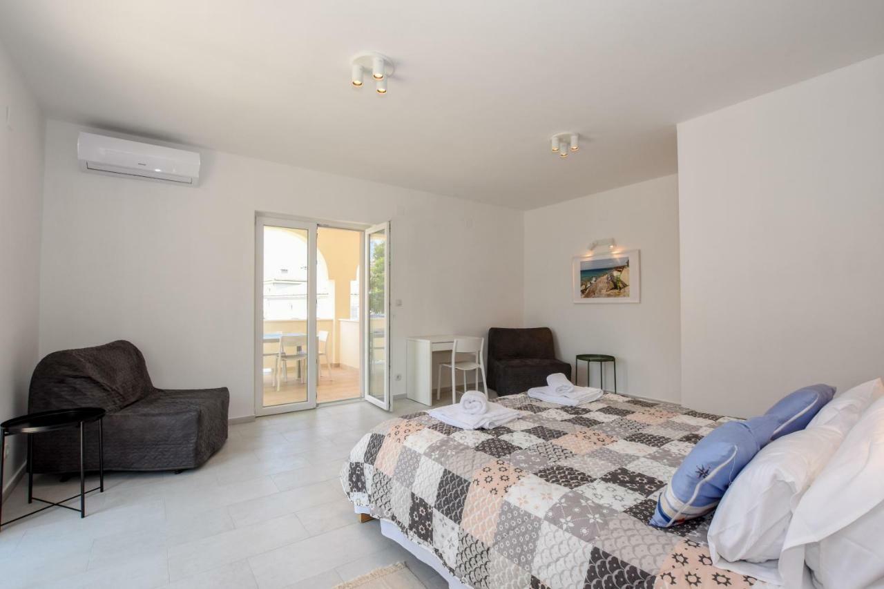 Villa Magena - Luxury Apartments In Pag Center Pag Town Bagian luar foto